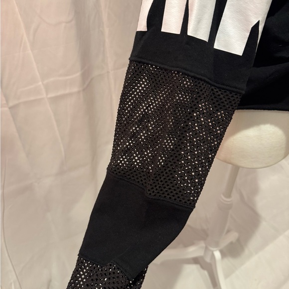 Pink small black crop sweatshirt with mesh half sleeve. - Picture 2 of 5